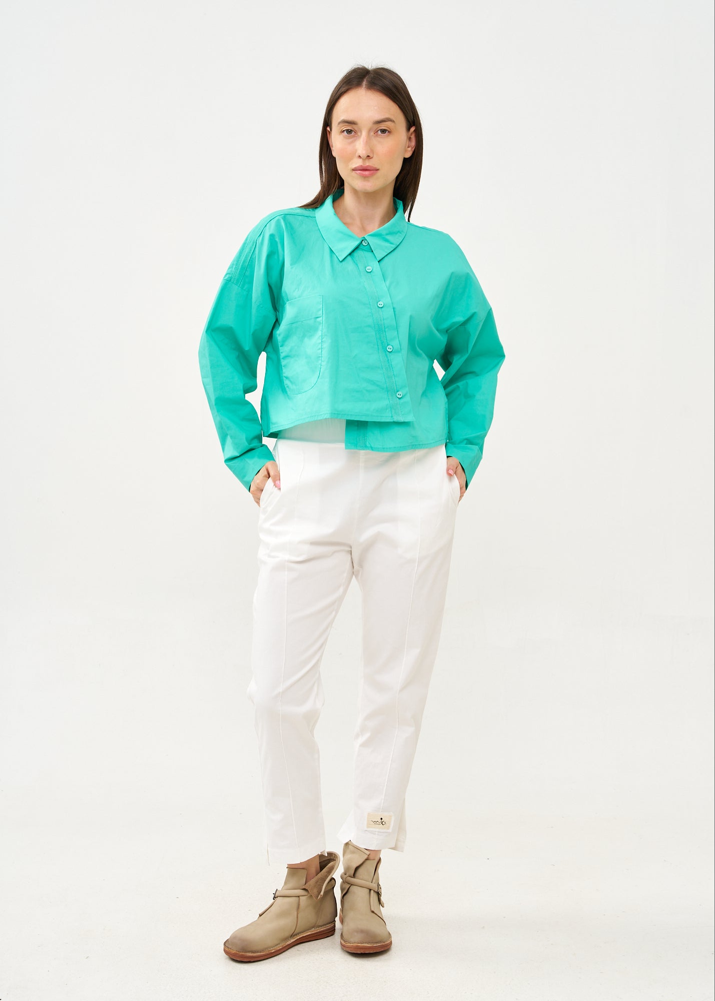Button-down shirt with turquoise ribbon combination