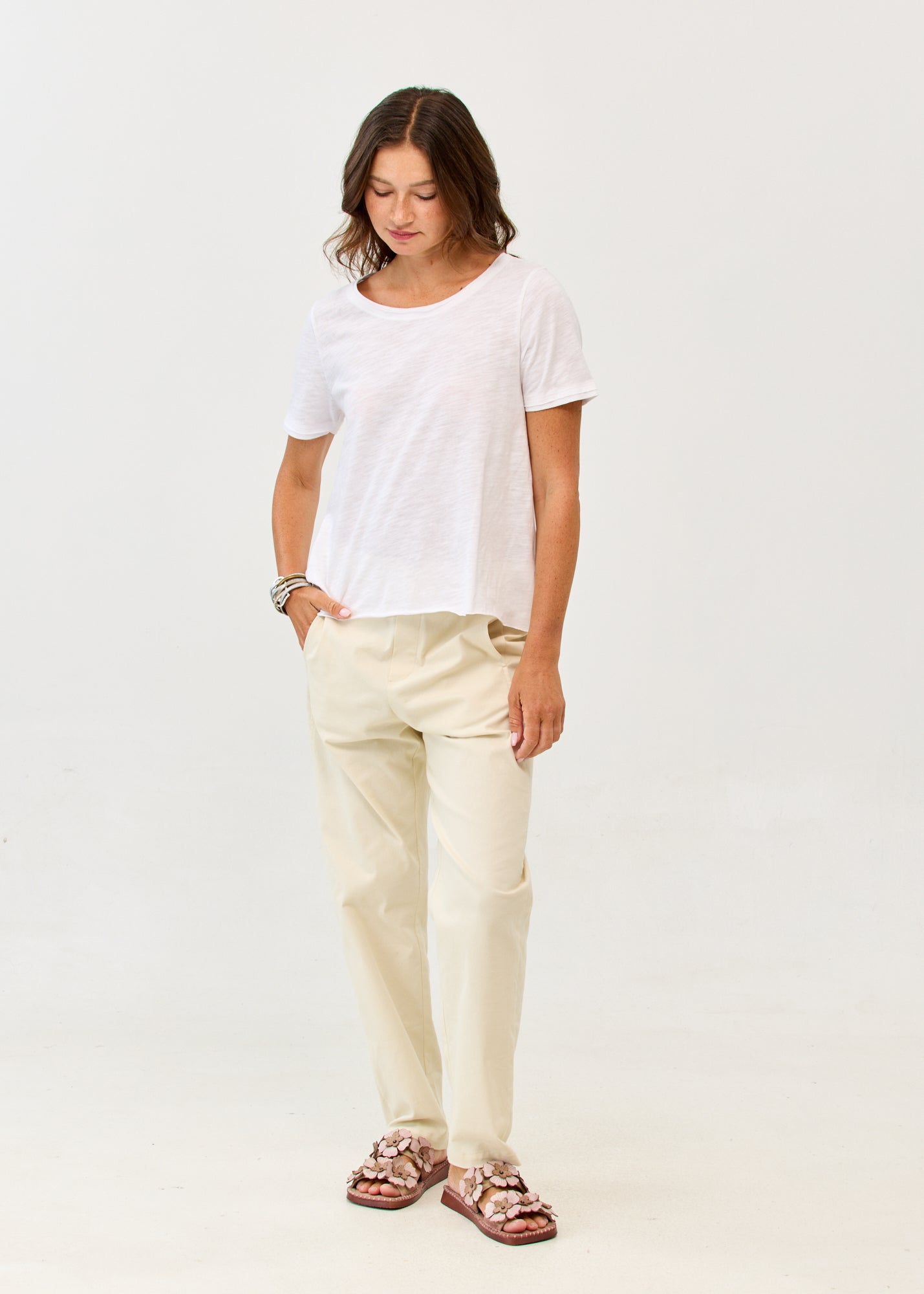 Straight hem white T-shirt