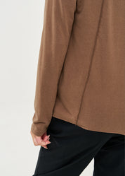 Long sleeve V-neck thin knit shirt in brown