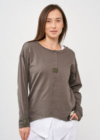 Long sleeve shirt with three buttons and dark gray ribbon - 00