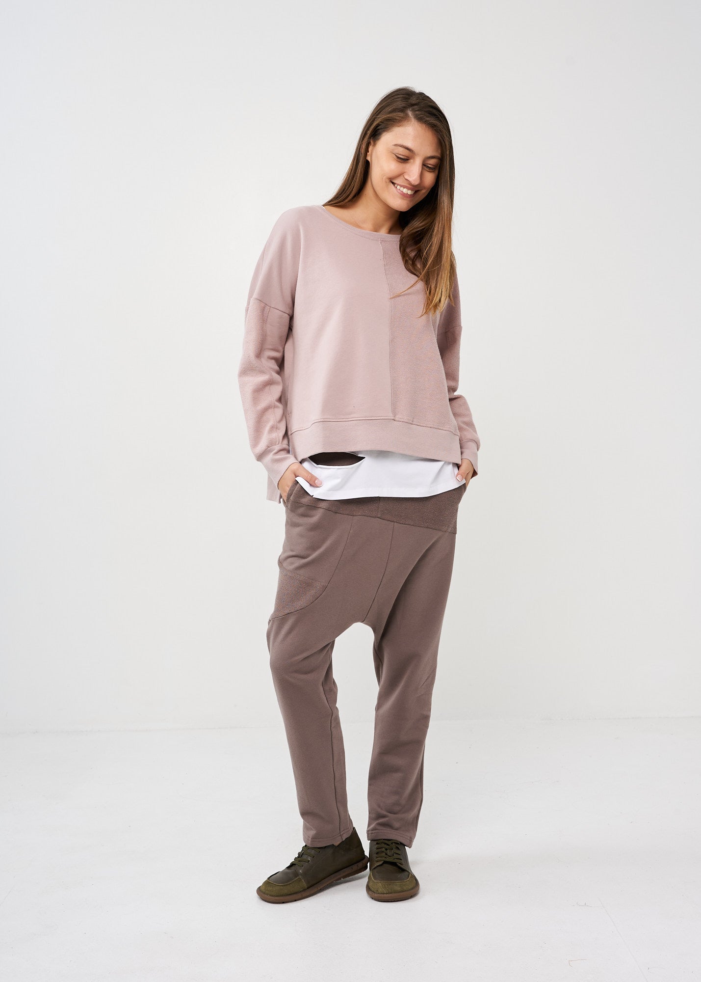 Half-turned sweatshirt with pink rib