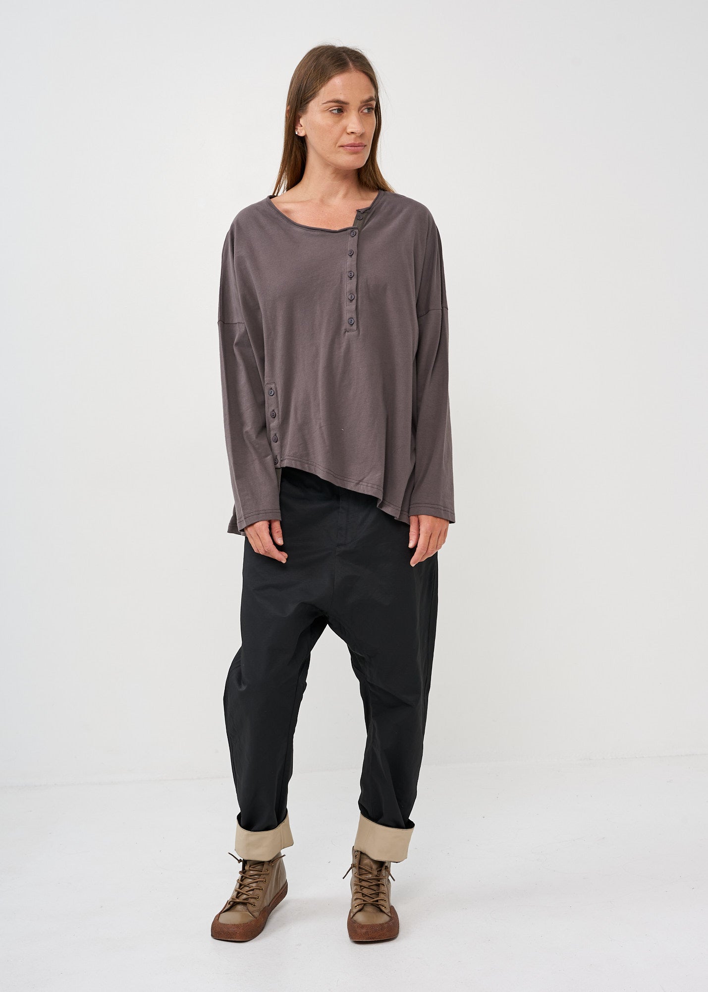 Brown two-button long-sleeved shirt