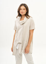 Short sleeve top with stone collar and buttons