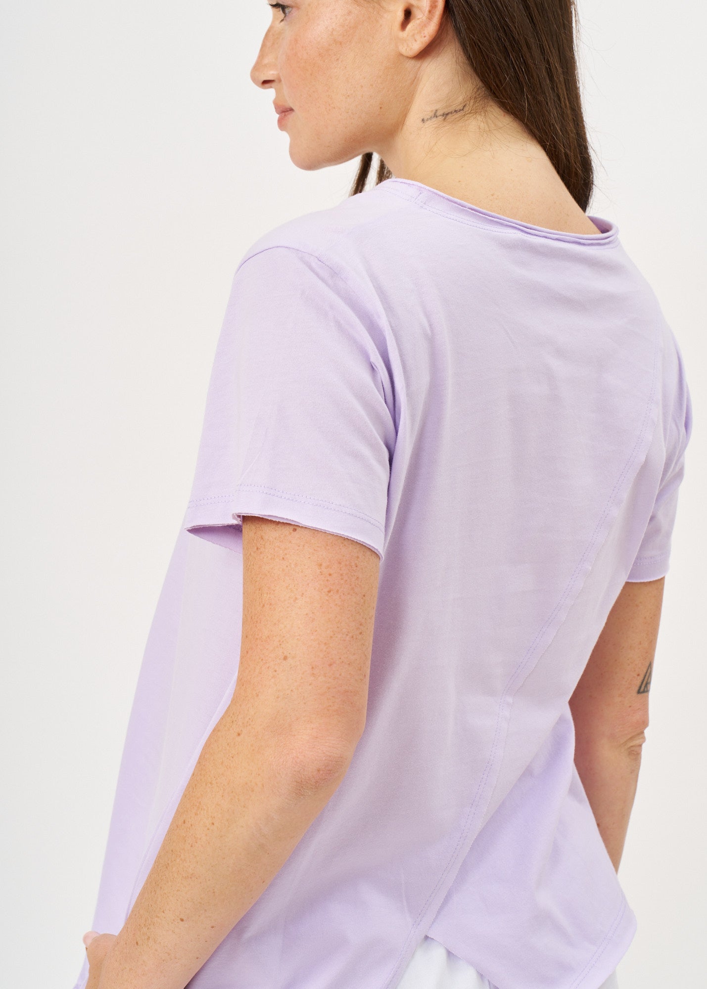 Purple diagonal cut asymmetric length T-shirt