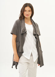 Dark gray short-sleeved collar and button-down top