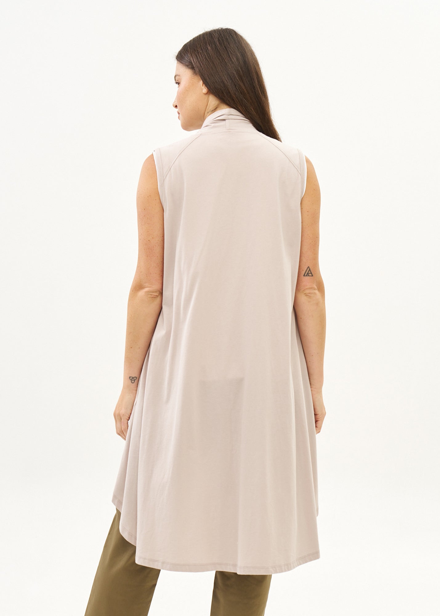 Stone jersey vest with no fastening