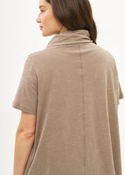 Short sleeve top with collar and buttons, brown