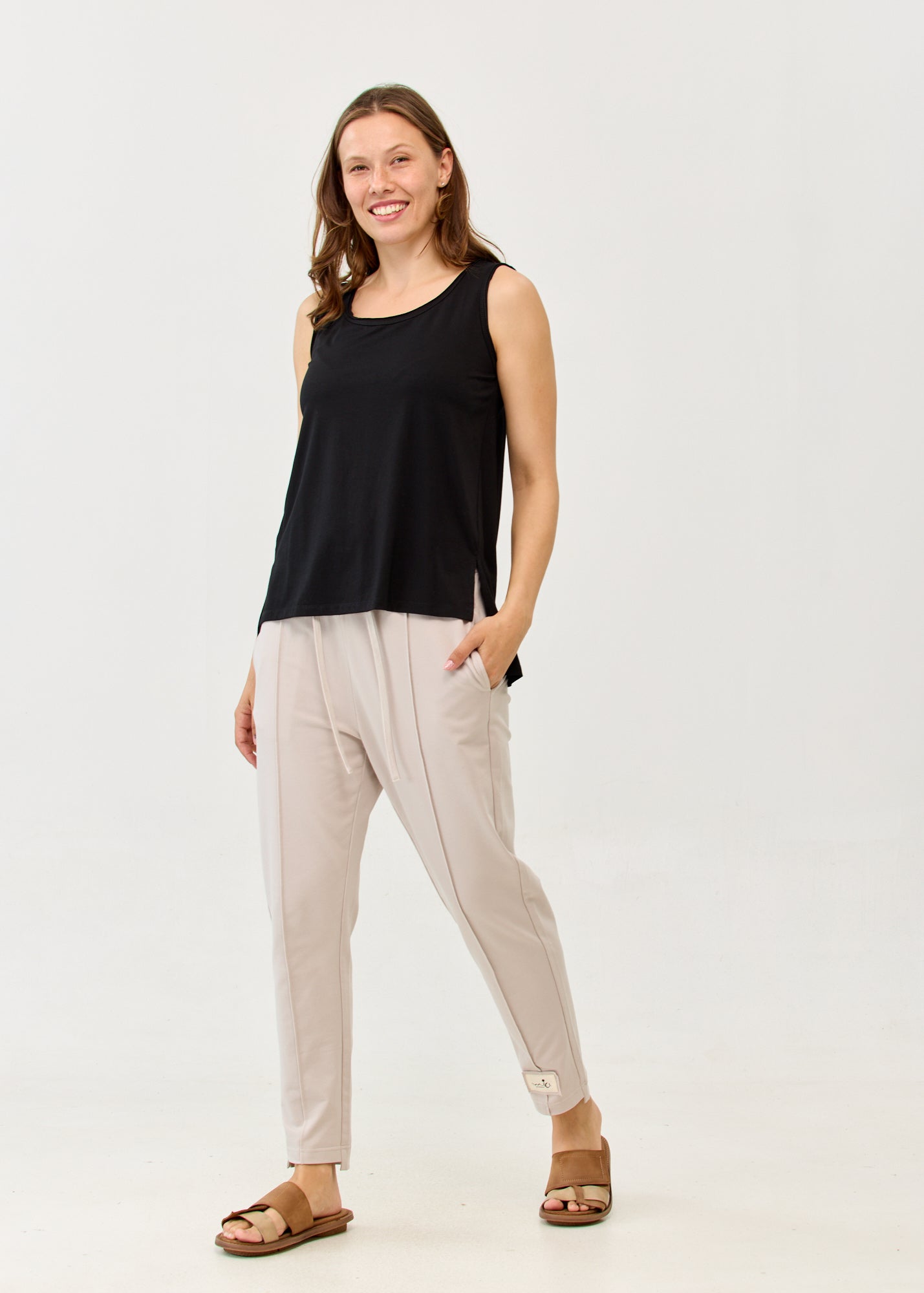 Basic tank top, straight hem, black
