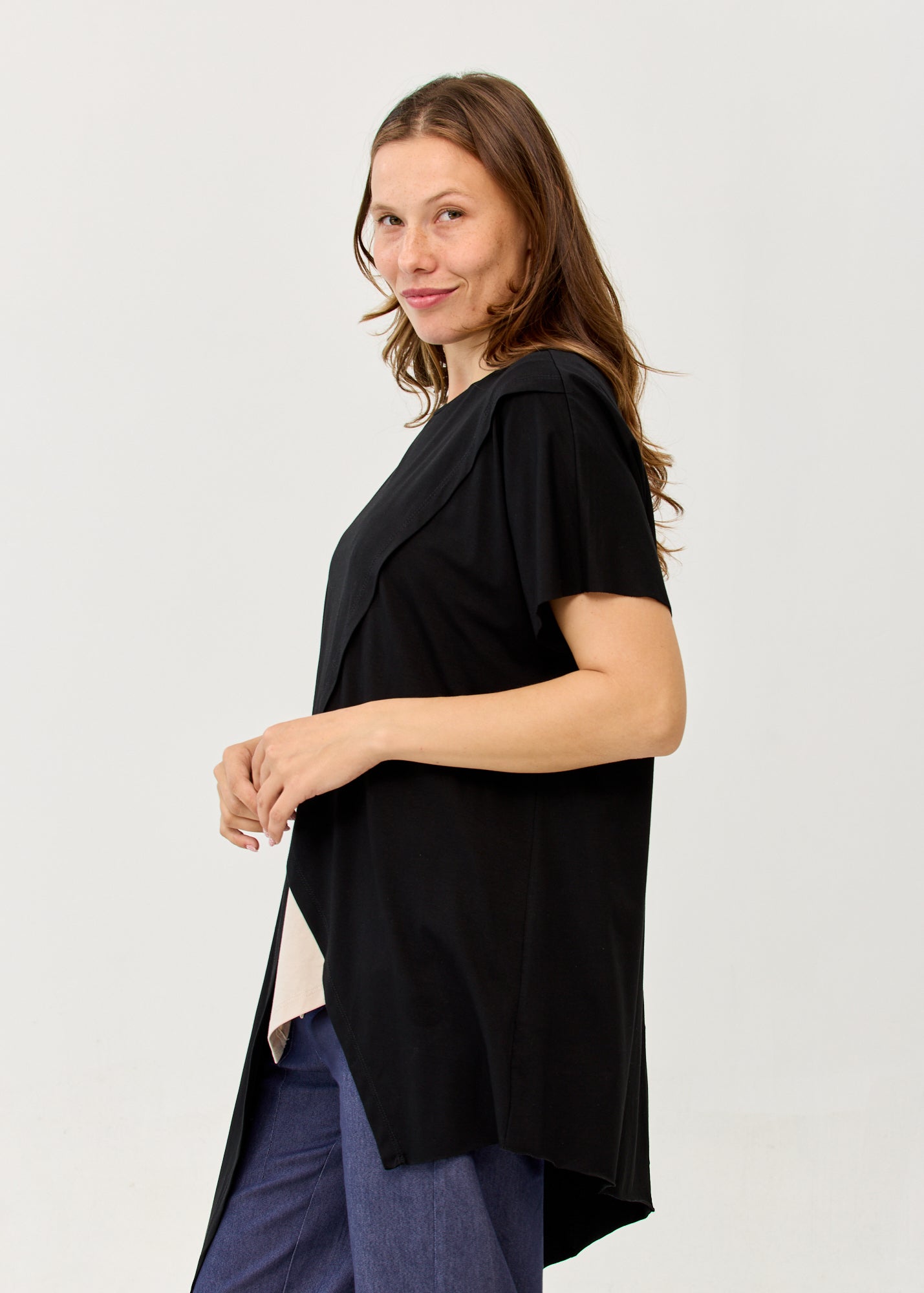 Short sleeve tunic, diagonal cut, black