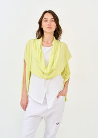 A shirt with a ribbed collar and a yellow short sleeve - 99