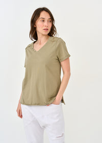 V-neck shirt with three buttons green - 00