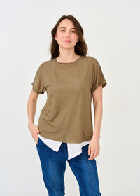 Slab t-shirt with a green sleeve - 01
