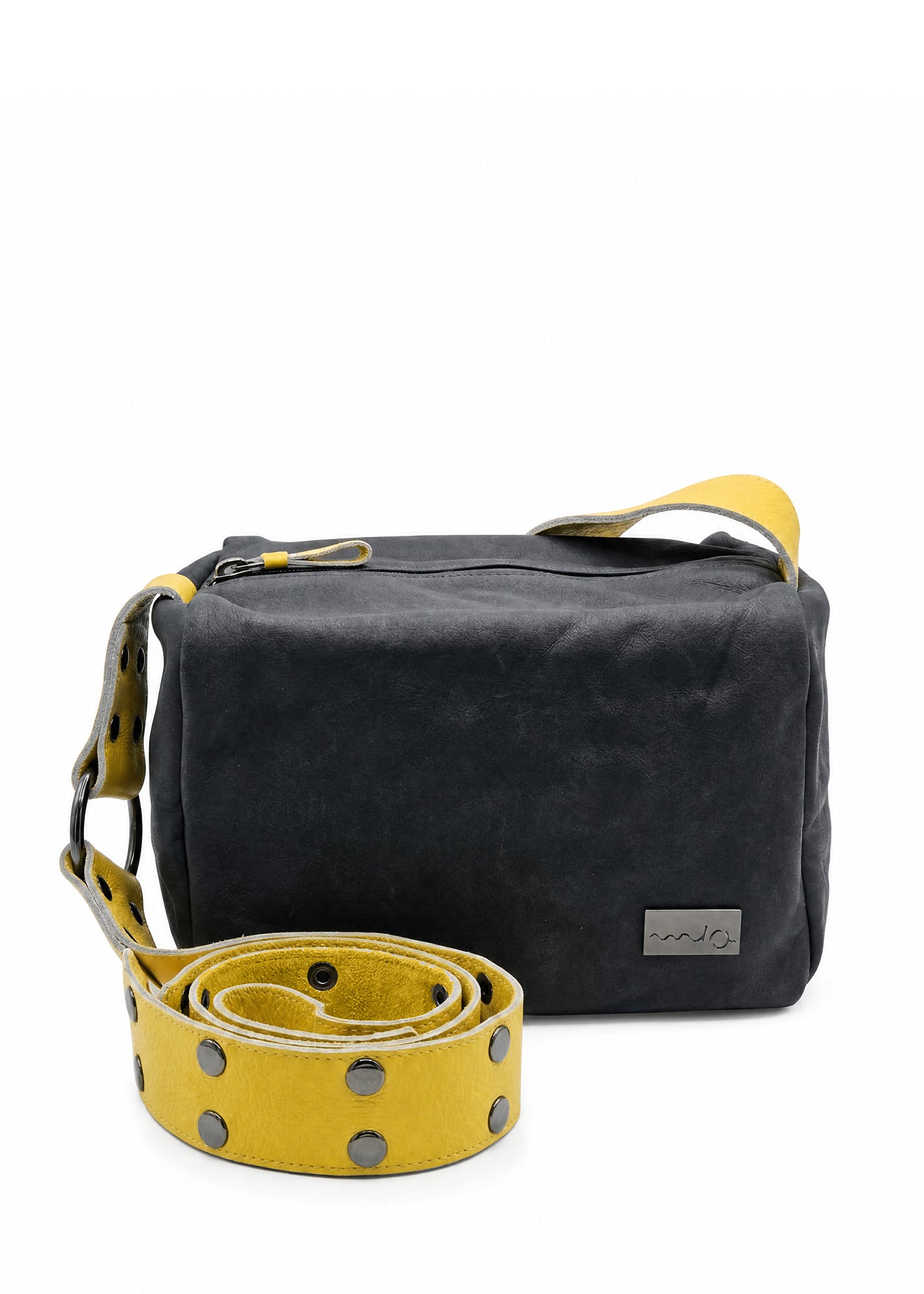 Leather bag, strap with snap fasteners, mustard