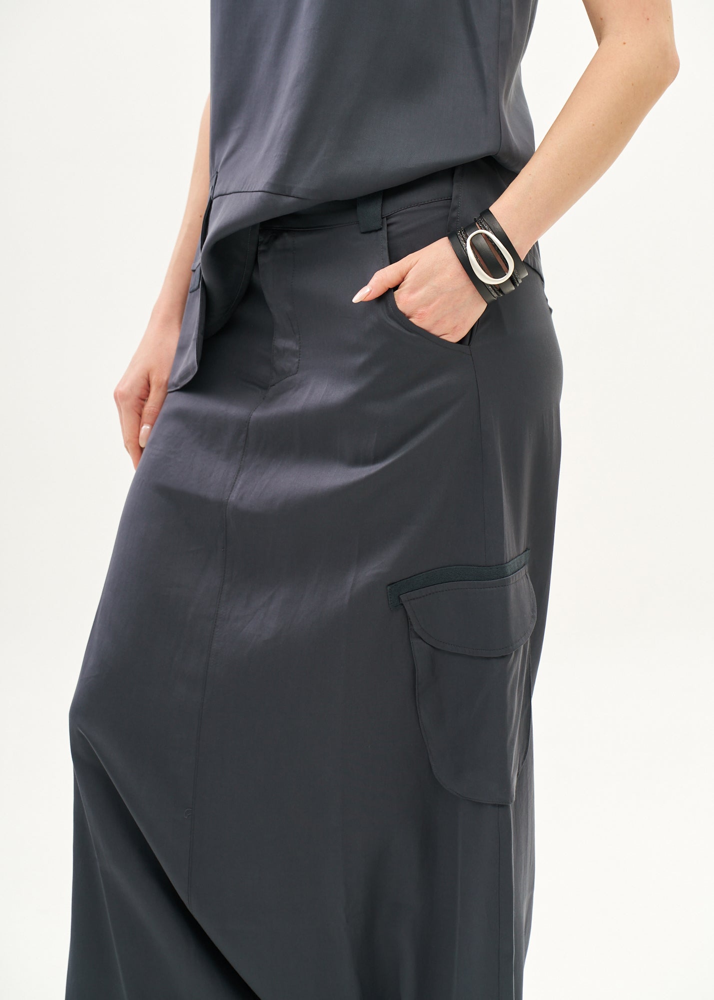 Skort with dark gray ribbon detail