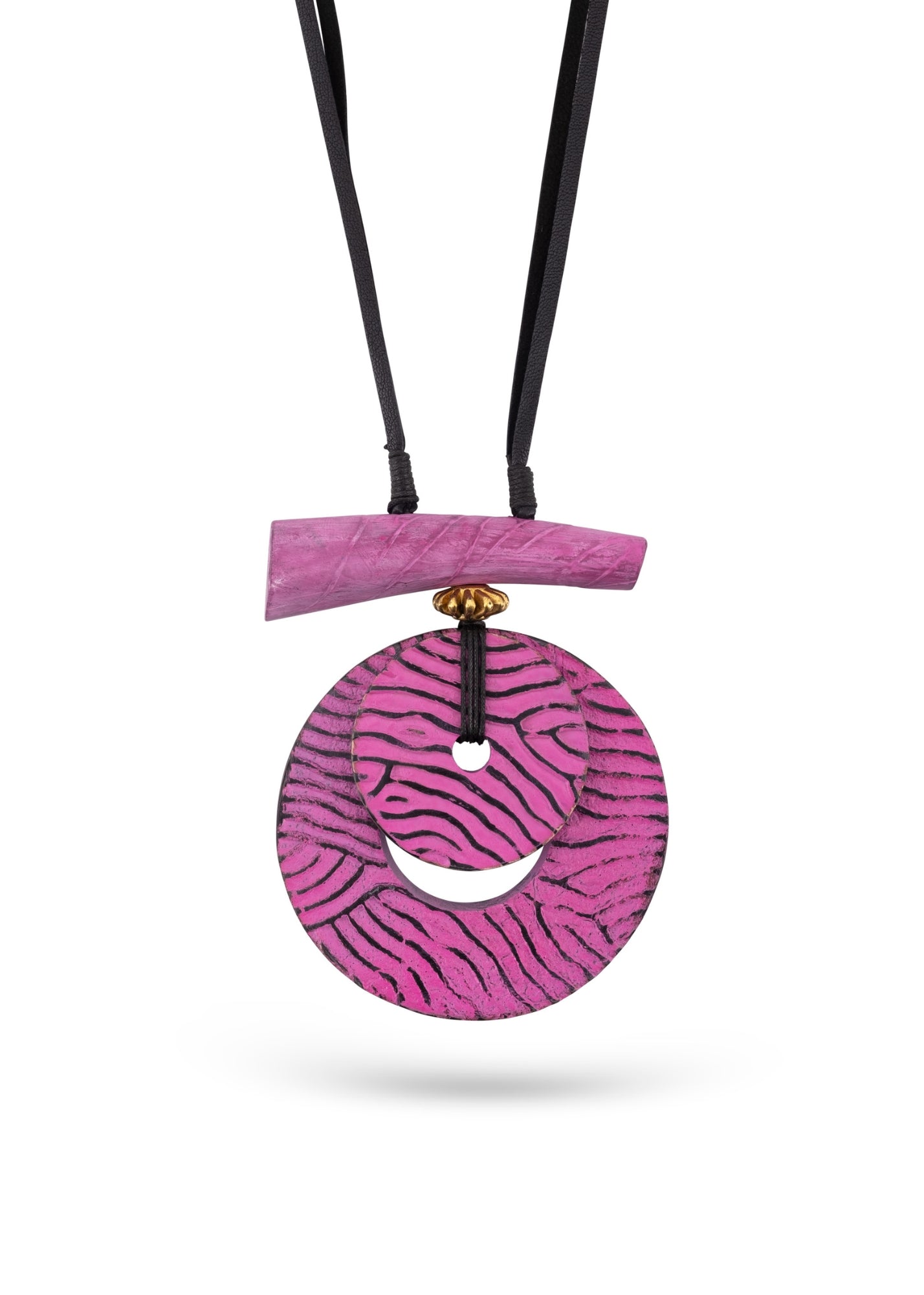 Wooden circle necklace with fuchsia pink texture