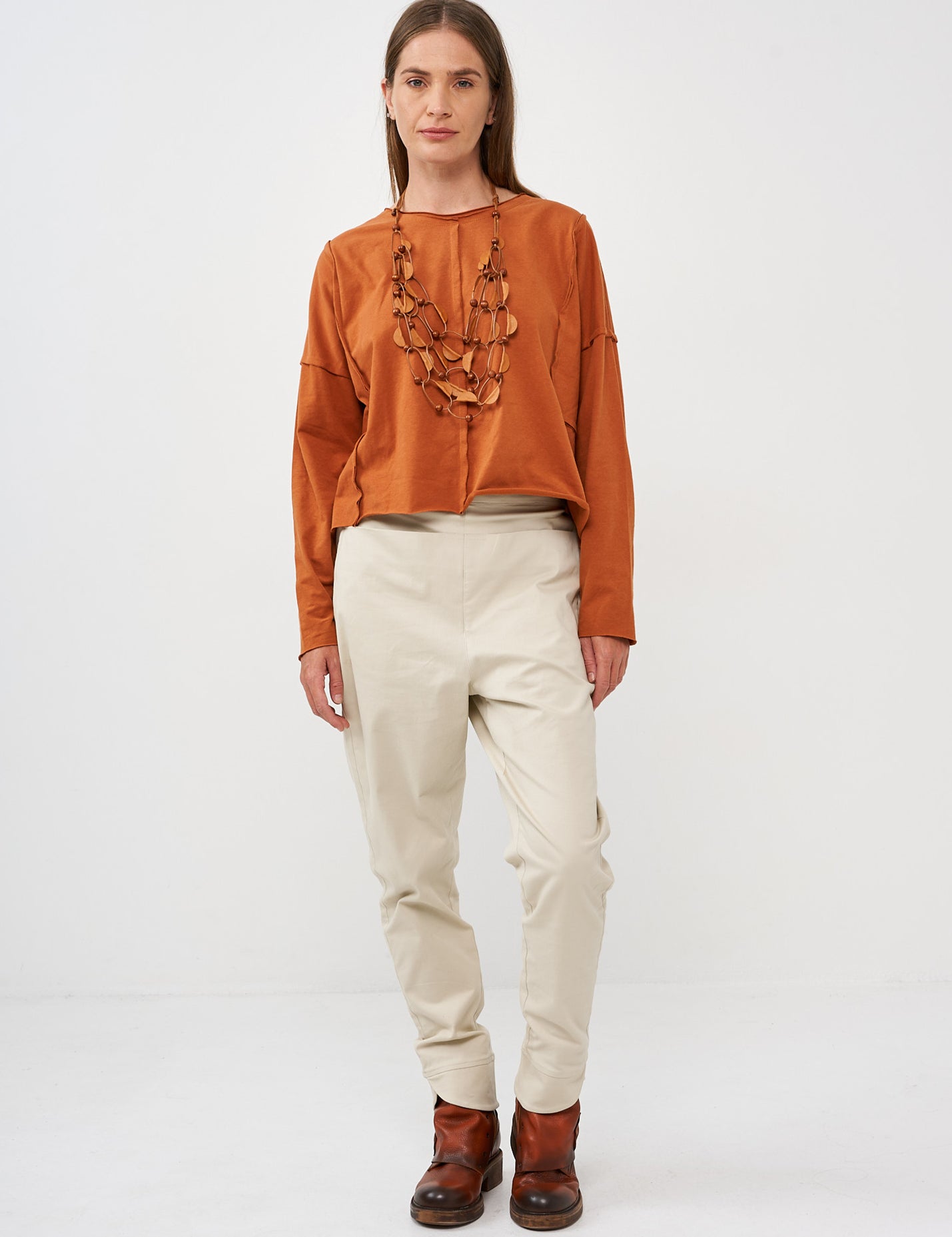 FULLBODY_06d6fb3c-1baa-44d1-9113-2c6fbafe56d6.jpg