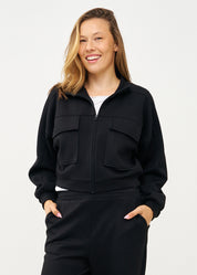 Jacket with two front pockets and a black zipper