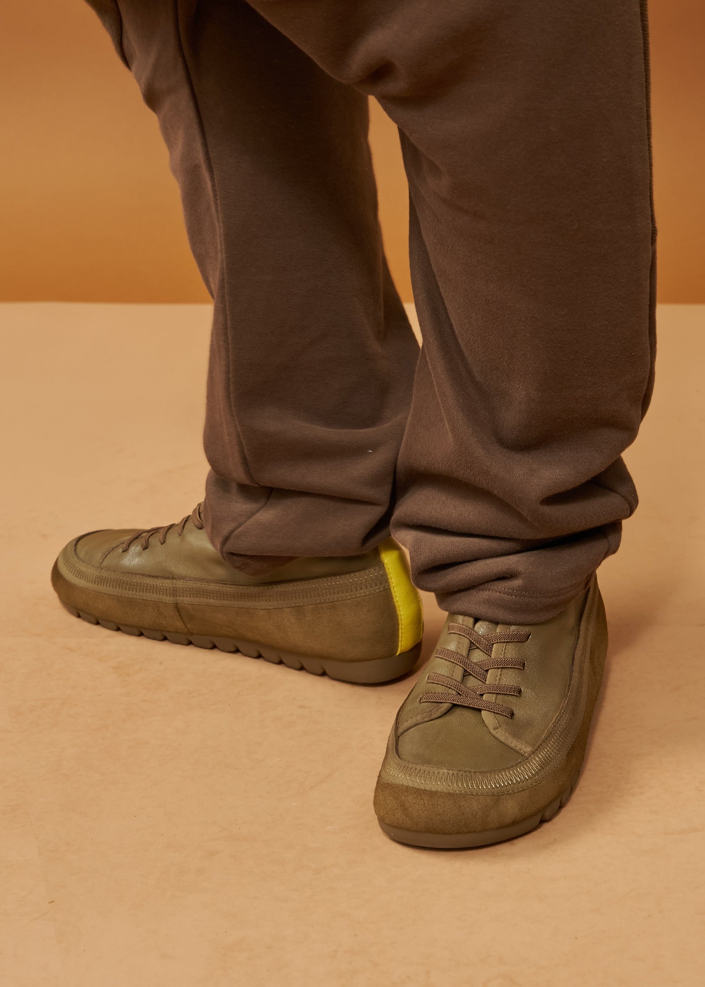 Women's soft leather shoes with brown rubber laces