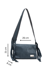 Rectangular leather bag with adjustable strap, blue