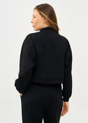 Jacket with two front pockets and a black zipper