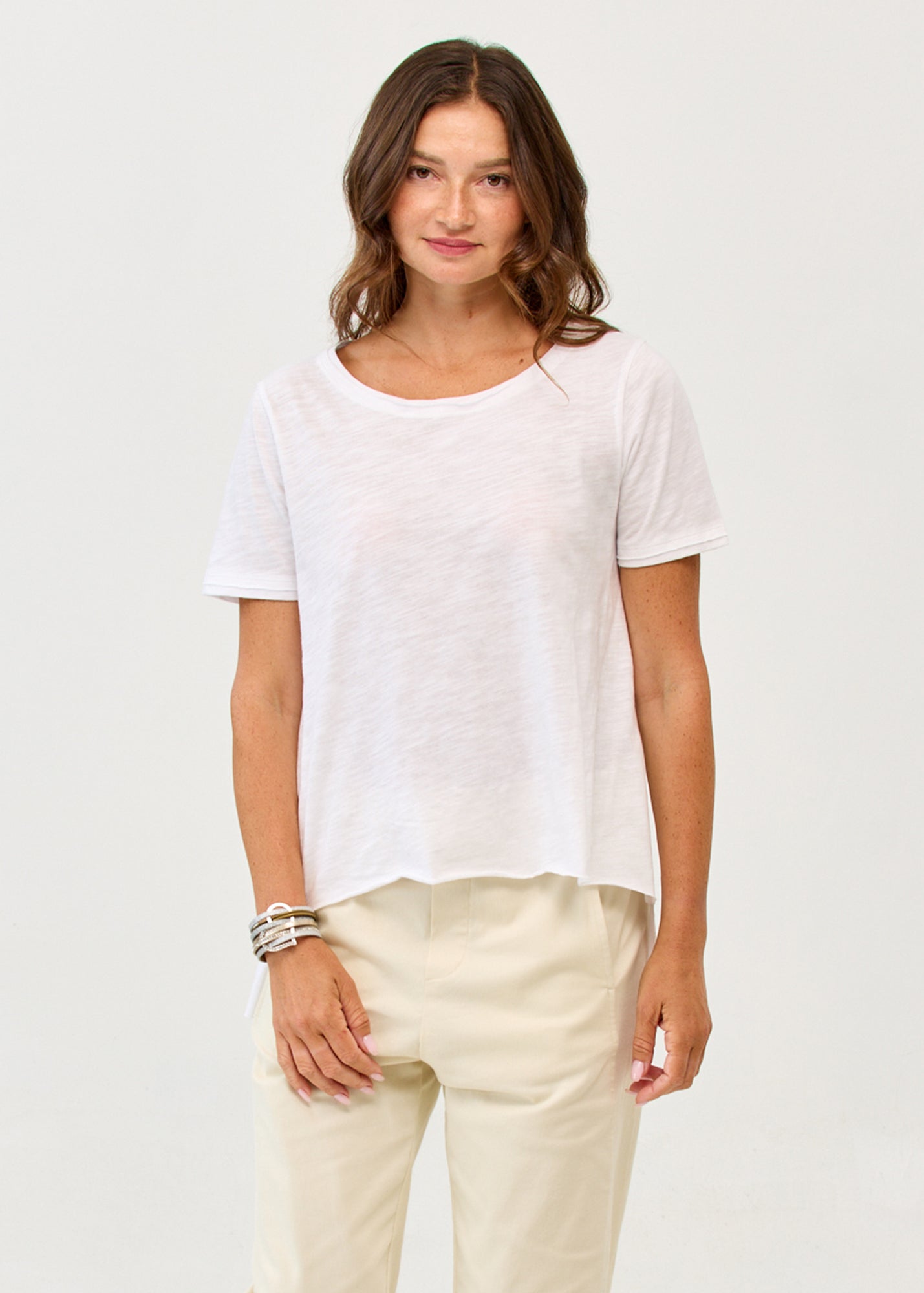 Straight hem white T-shirt