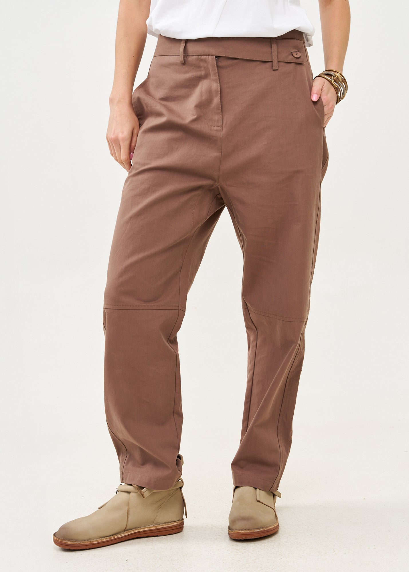 Long pants with brown diagonal belt