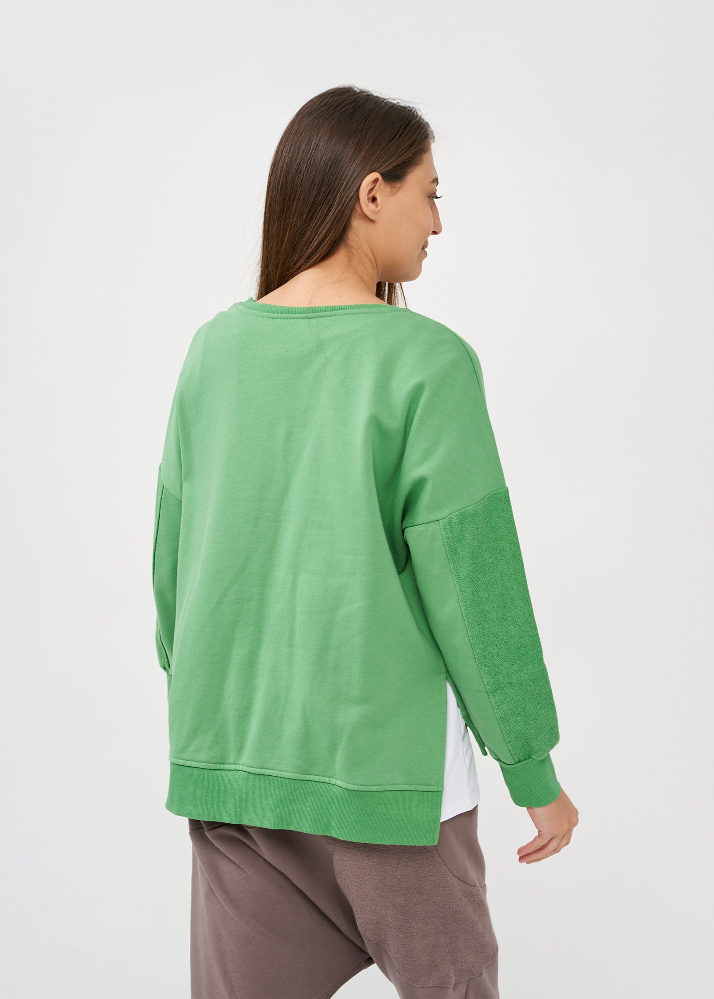Half-turned sweatshirt with green rib