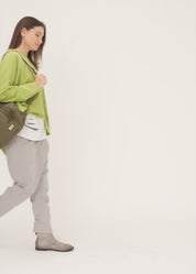 Oversized sweatshirt with green ribbon combination