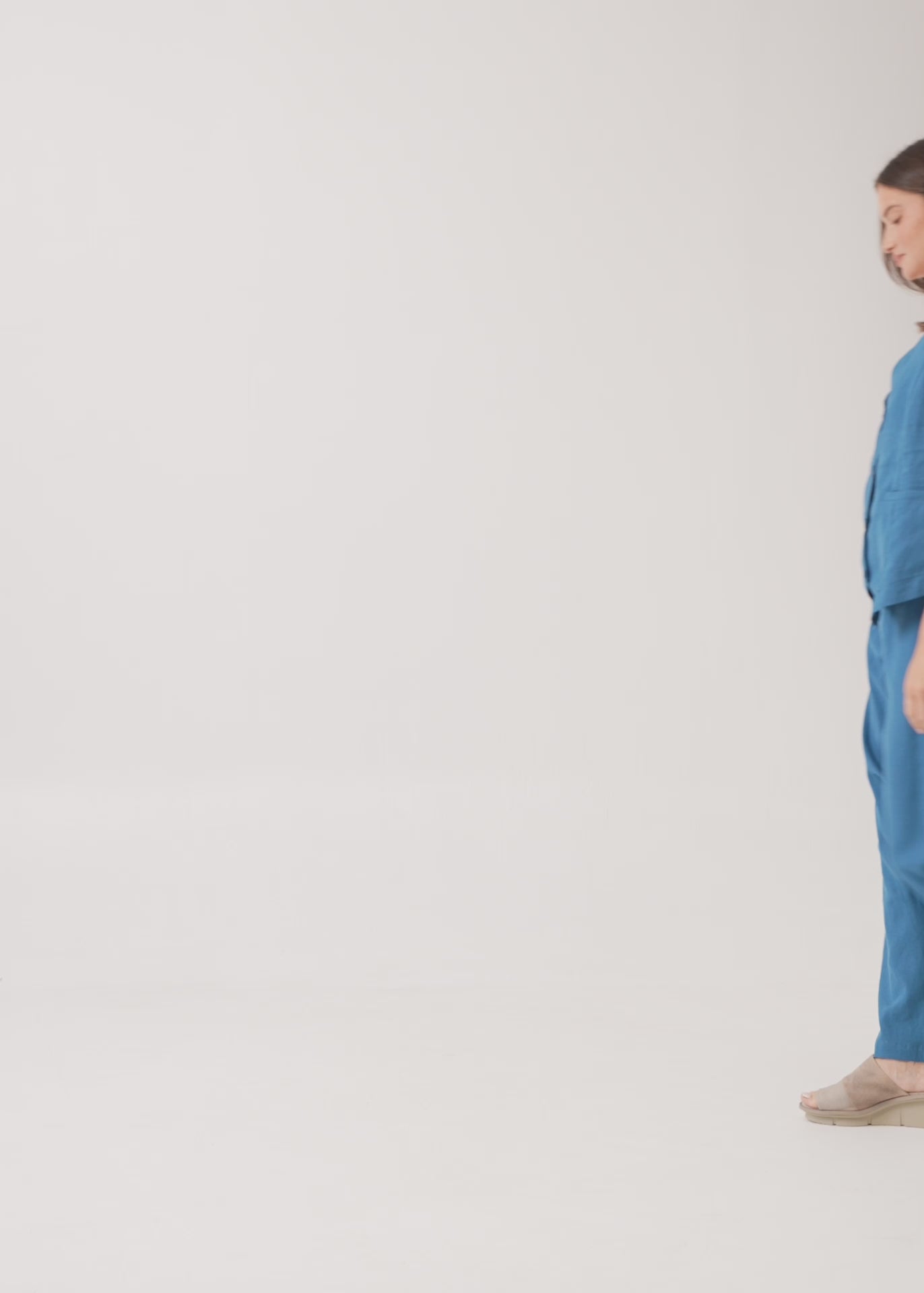 Blue long buttoned linen baggy pants