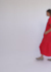 Short sleeve dress with side gathers, red