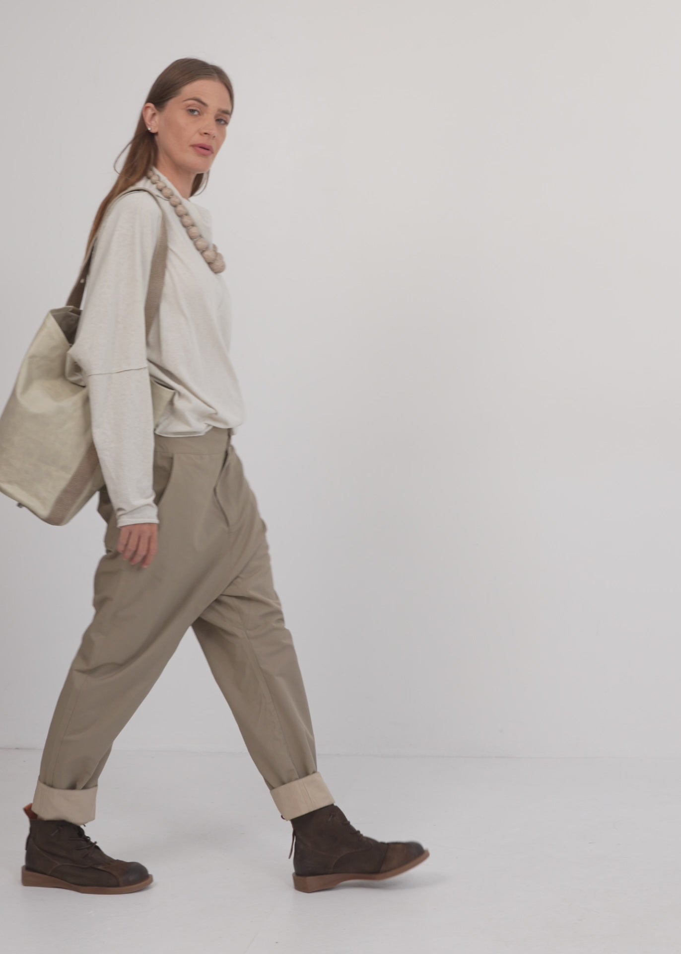 Boy cuff pants, brown color combination