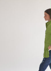 Buttoned, square pockets and green ribbons