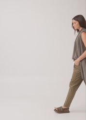 Stone jersey vest with no fastening