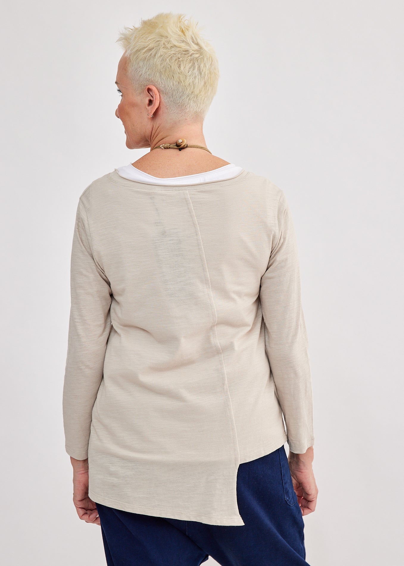 Long sleeve shirt diagonal asymmetrical stone collar 